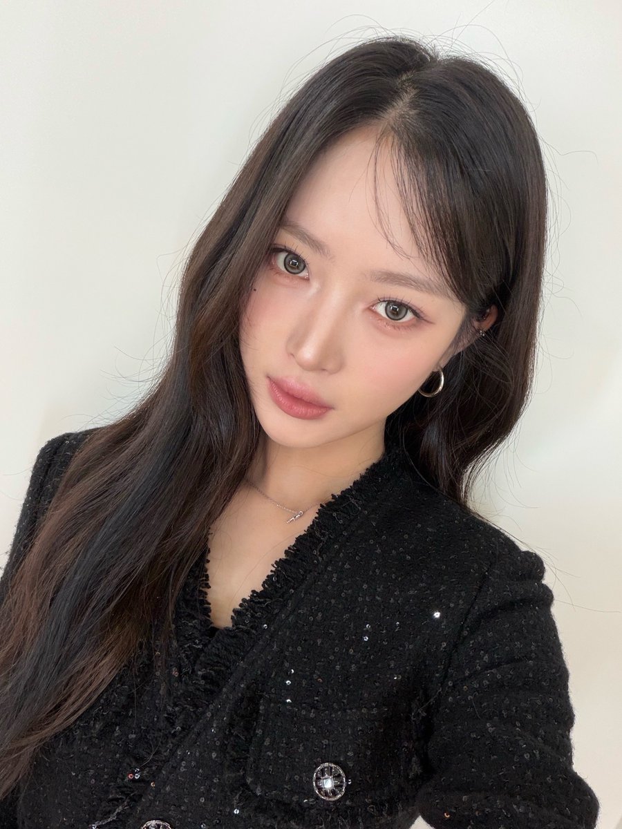 Behind-the-scenes cut of H1-KEY