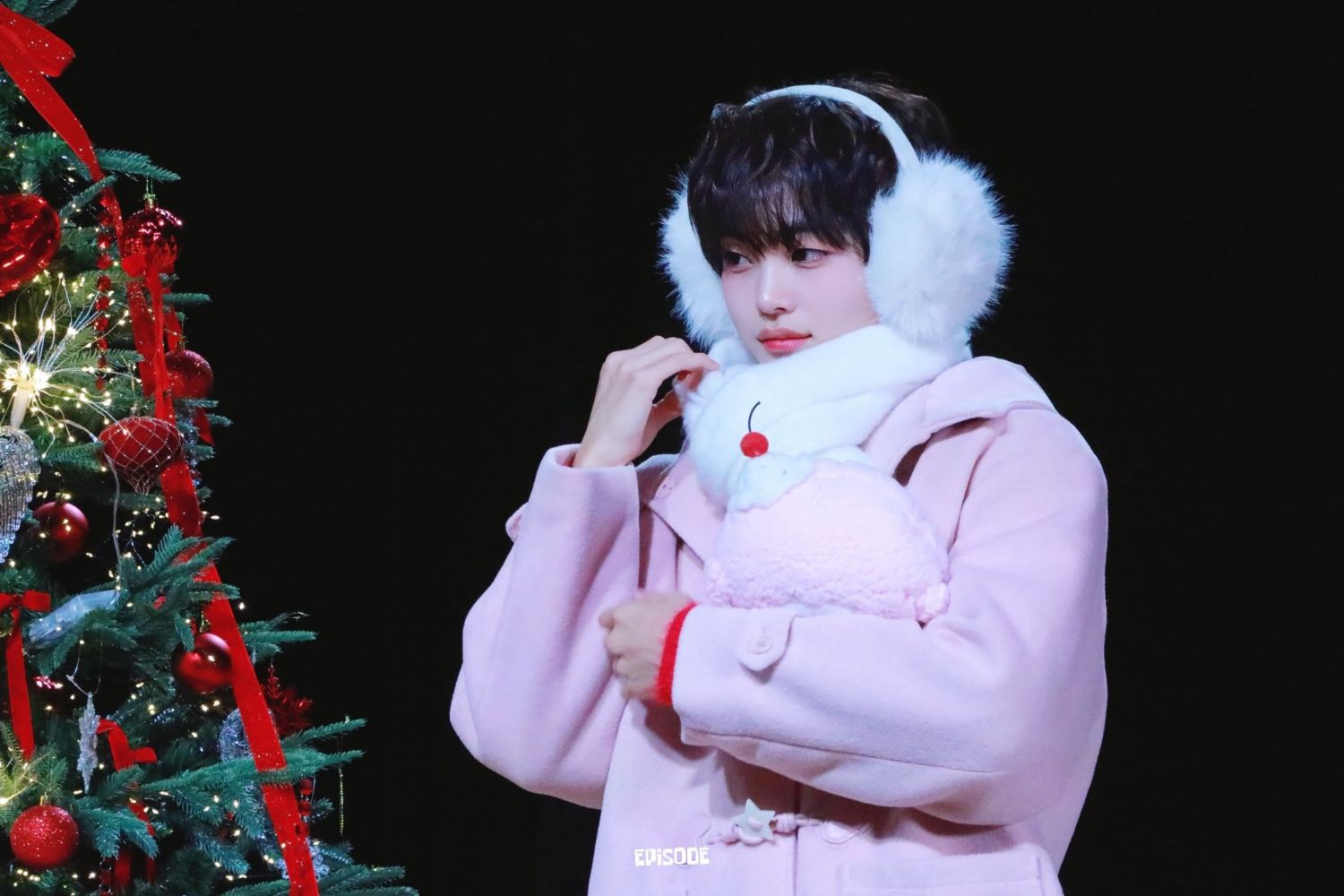 Latest photo of Hyeongjun (CRAVITY)