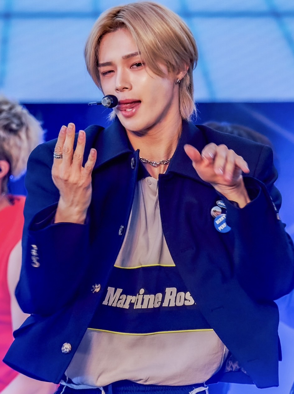 Latest photo of K (&TEAM)