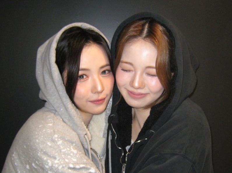 아야카 (NiziU)의 최신 사진