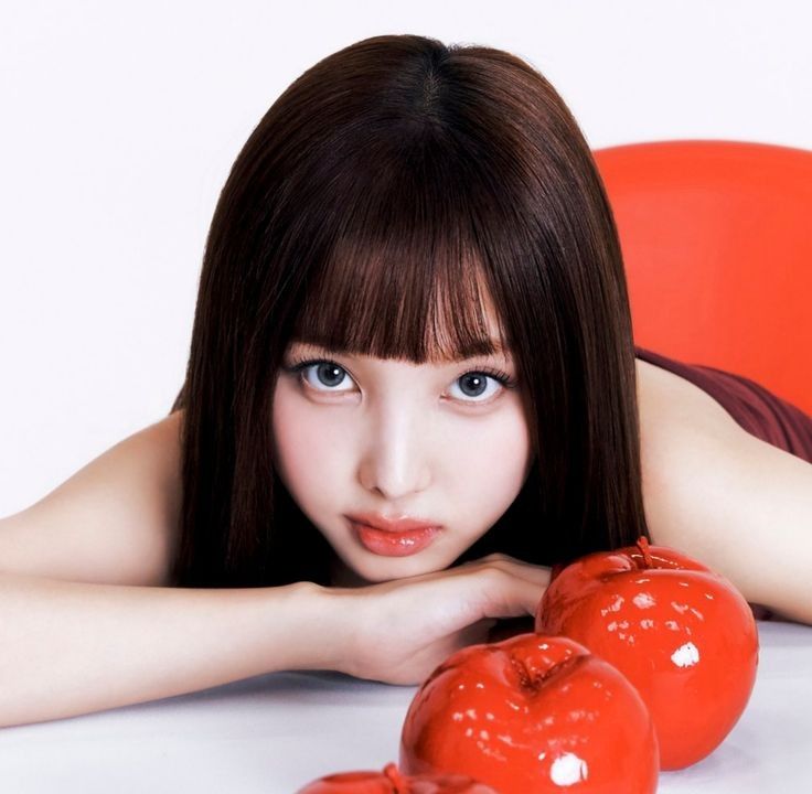 Latest photo of Nayeon (TWICE)