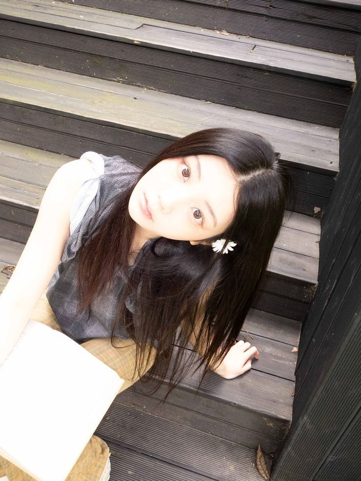 Behind-the-scenes cut of Wonhee (ILLIT)