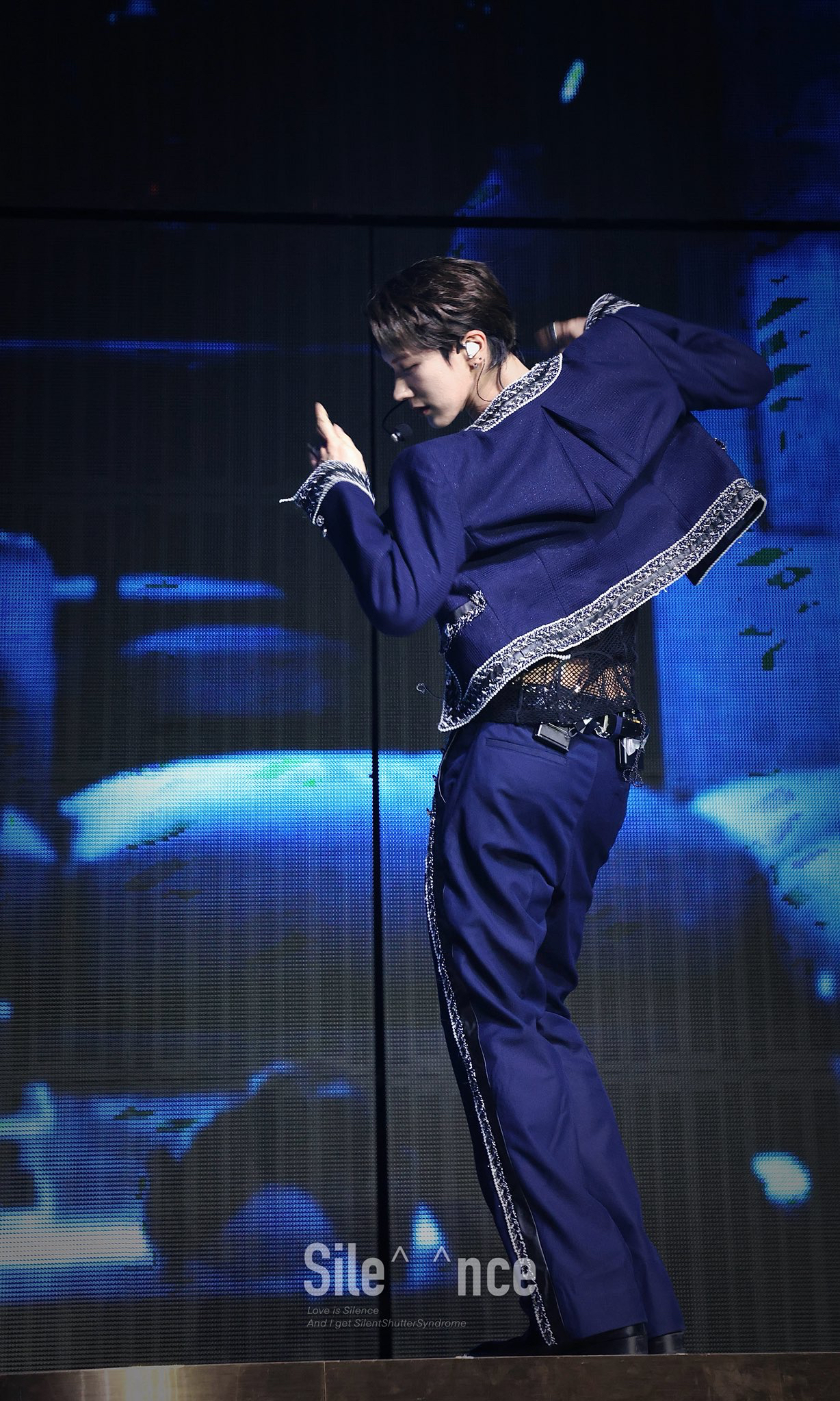 A heartfelt wallpaper shared by TEN (WayV)'s fans