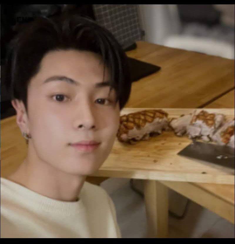 Foto terbaru Jay (ENHYPEN)