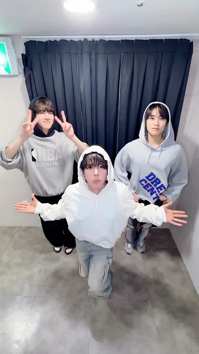 A heartfelt wallpaper shared by Younghoon (THE BOYZ)'s fans