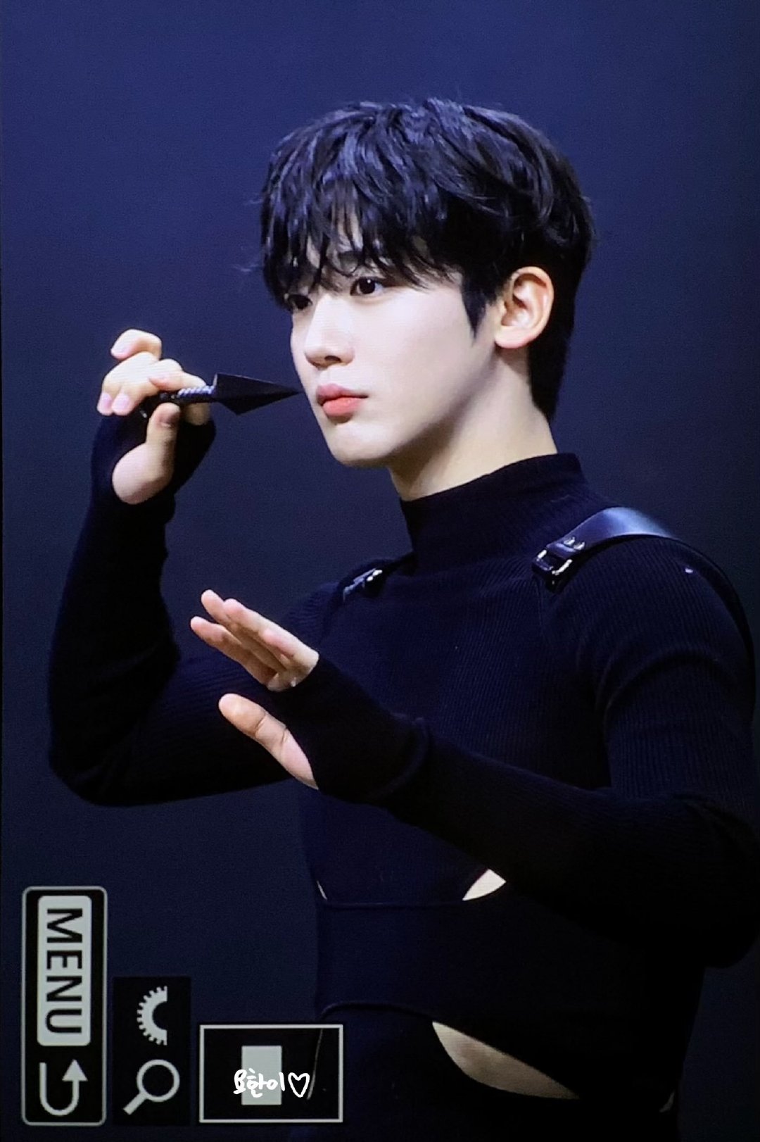 Behind-the-scenes cut of Kim Yohan (WEi)