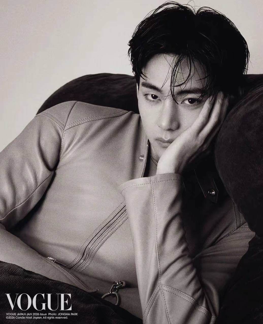 뷔 (방탄소년단)의 최신 사진