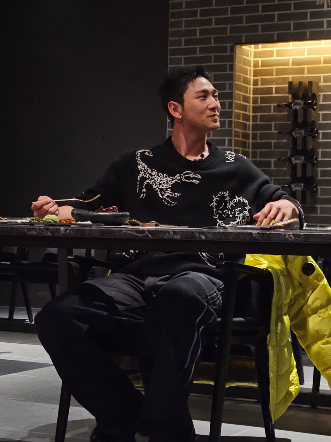 A moment captured by Baekho's fan