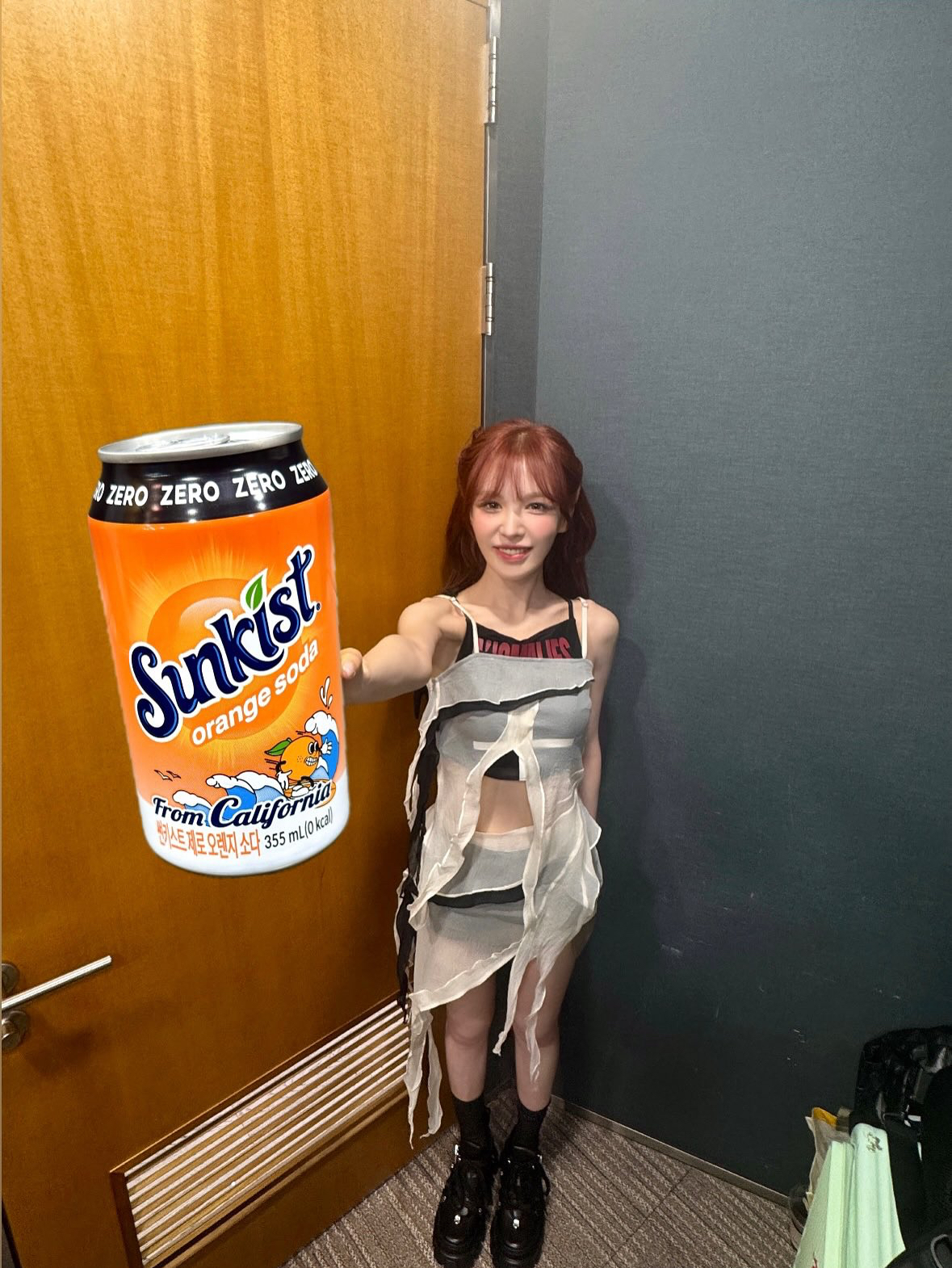 Behind-the-scenes cut of Red Velvet
