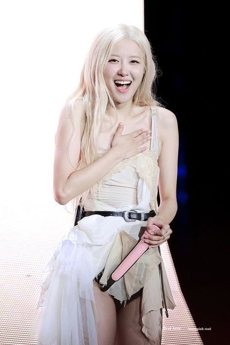 ROSÉ (BLACKPINK)的最新活動照片