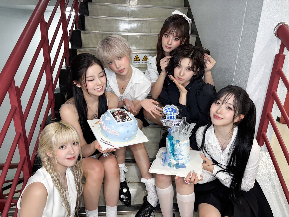 Behind-the-scenes cut of NMIXX