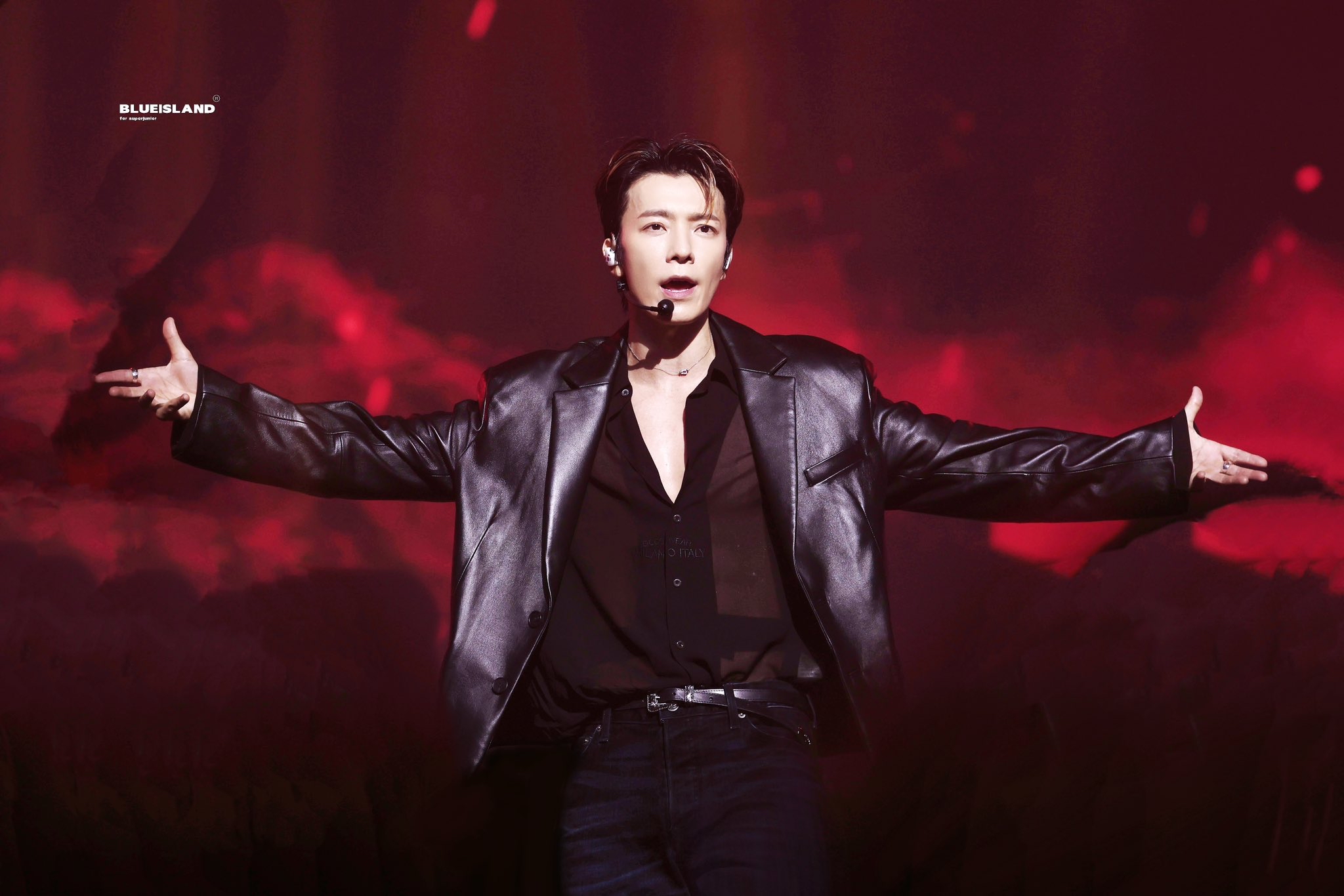Behind-the-scenes cut of Donghae (Super Junior)