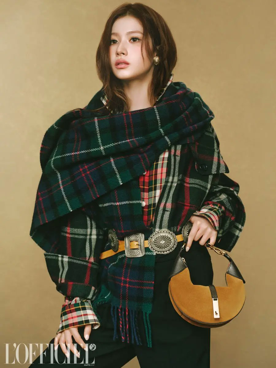 A moment captured by Sana (TWICE)'s fan