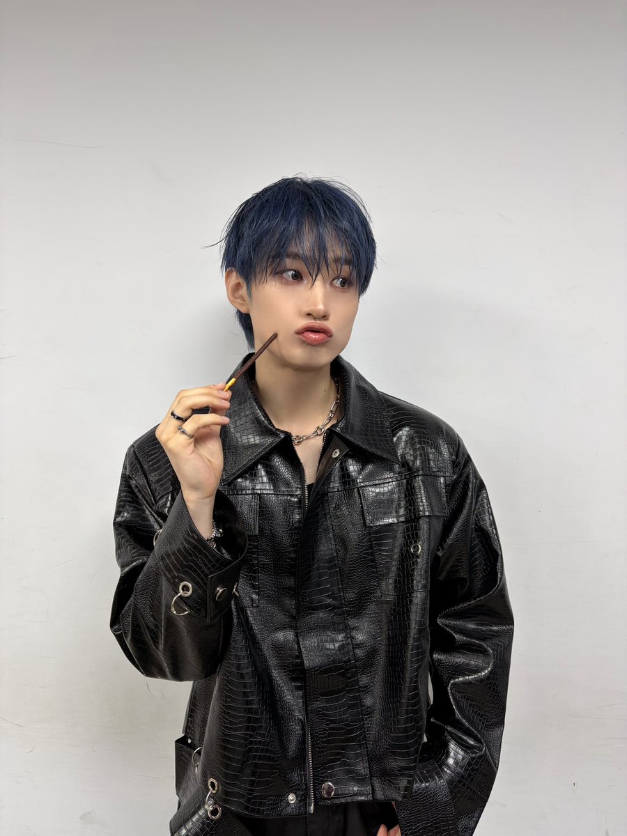 Behind-the-scenes cut of VERIVERY