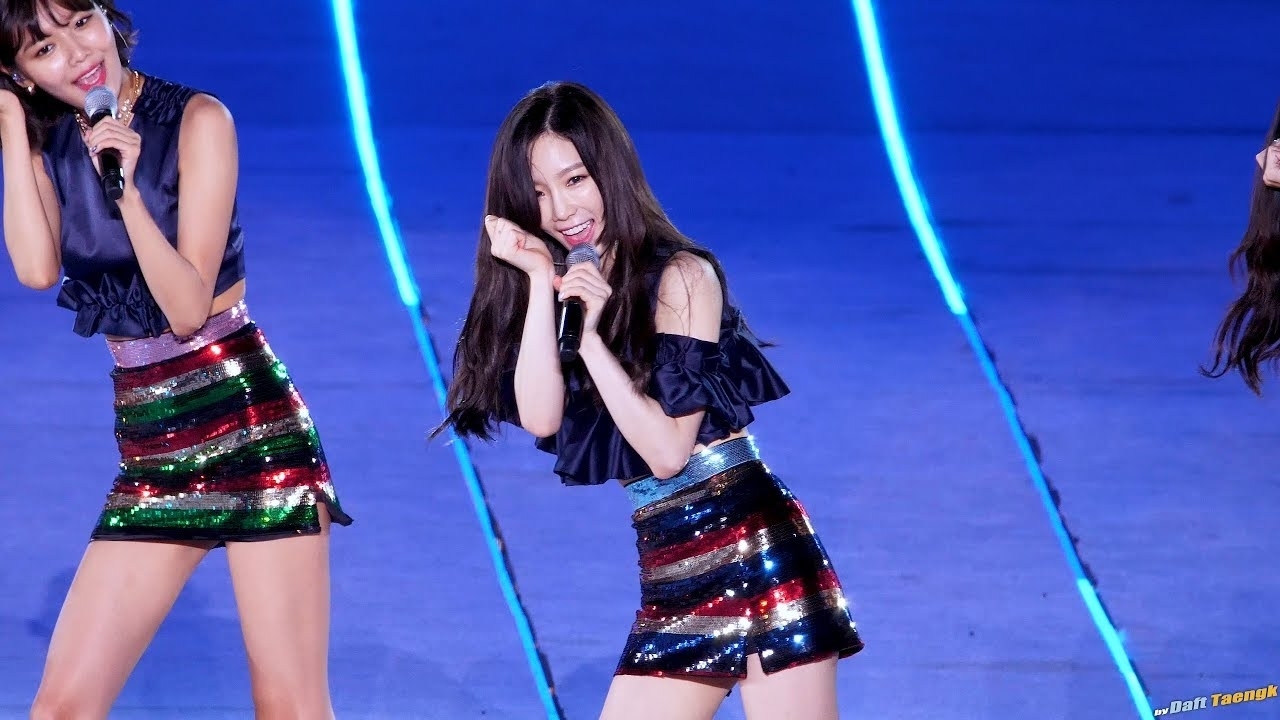 Behind-the-scenes cut of Girls' Generation