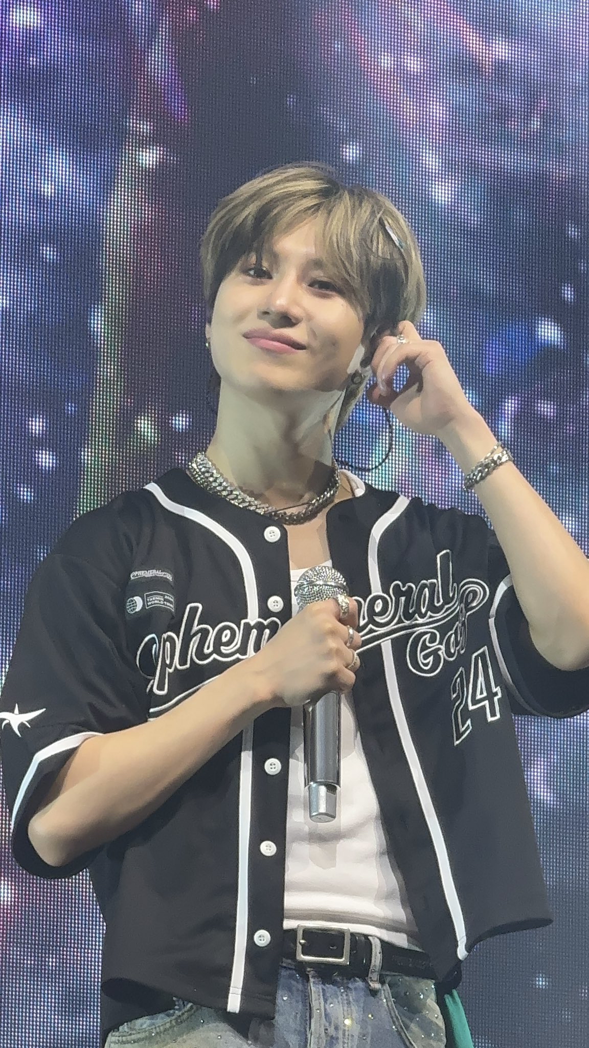 Today's most popular wallpaper in the Taemin (SHINee) community