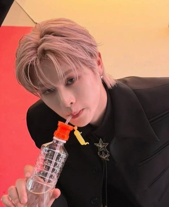 A moment captured by M (SEVENTOEIGHT)'s fan