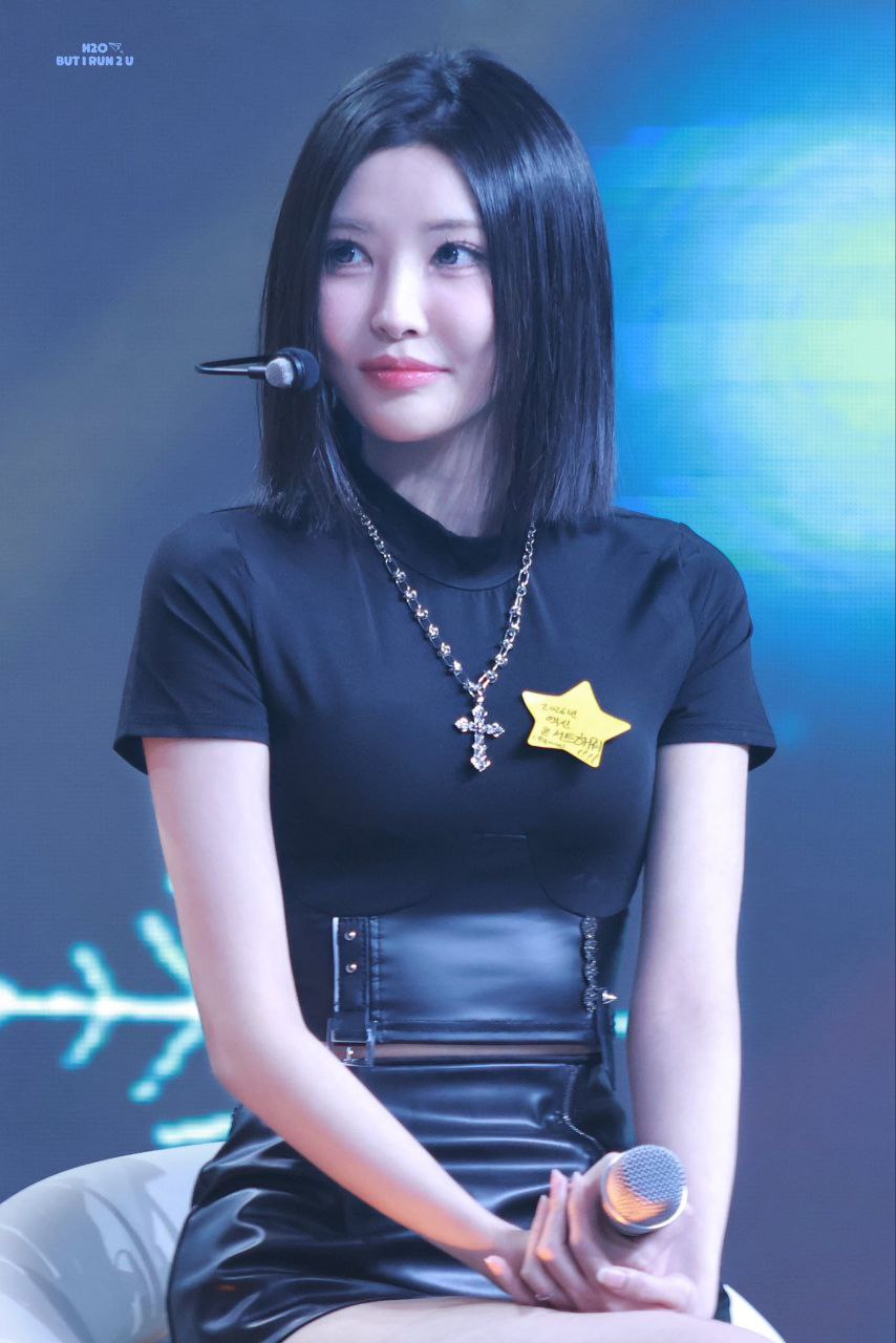 A moment captured by Nizz (X:IN)'s fan