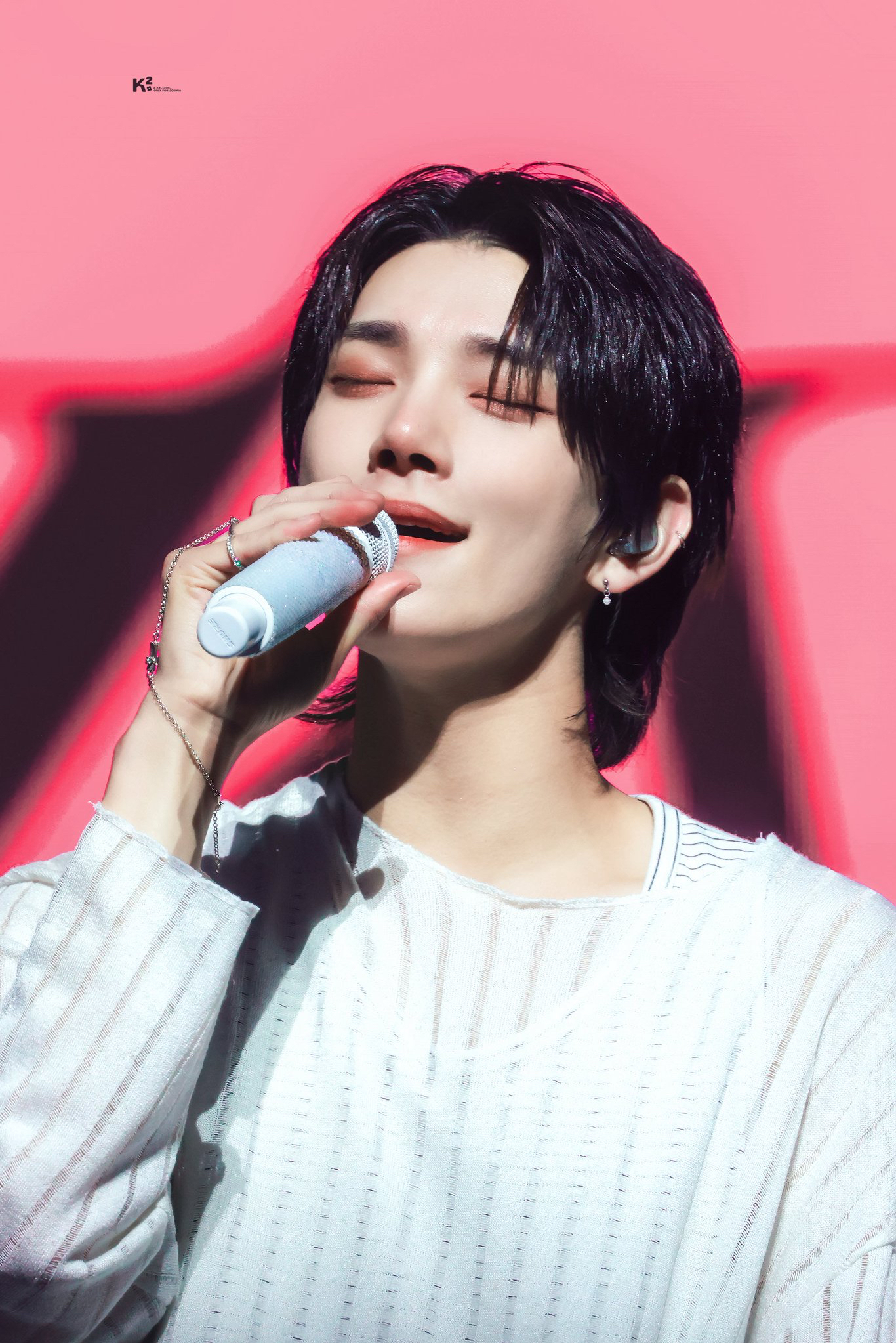 Recent activity shot of Joshua (SEVENTEEN)