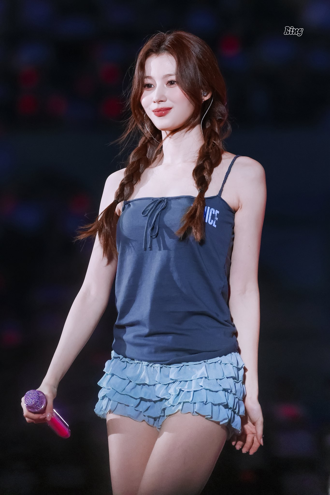 Foto terbaru Sana (TWICE)