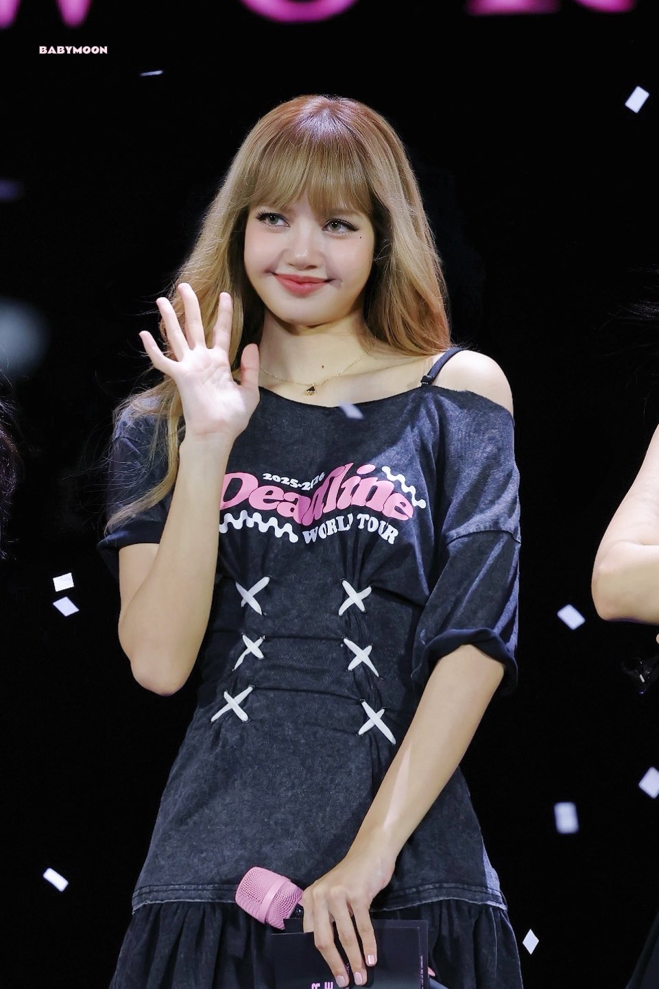 A moment captured by Lisa (BLACKPINK)'s fan