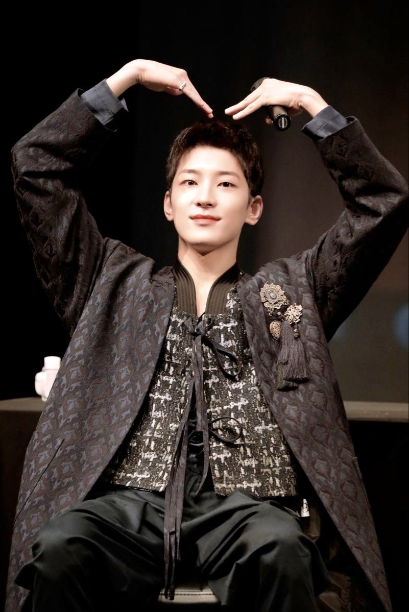 Latest photo of Wonwoo (SEVENTEEN)
