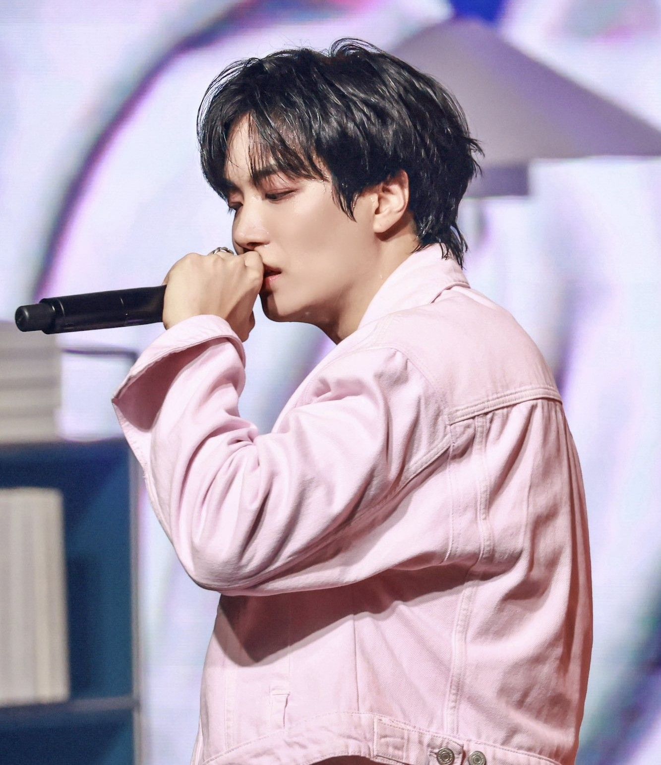 Behind-the-scenes cut of Kim Jonghyeon
