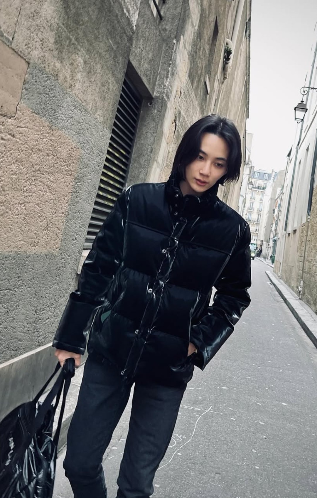 A moment captured by Jeonghan (SEVENTEEN)'s fan