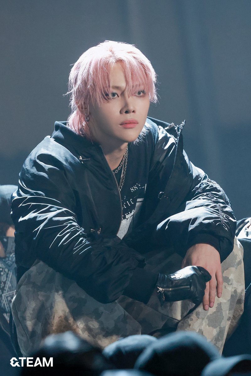 A moment captured by &TEAM's fan