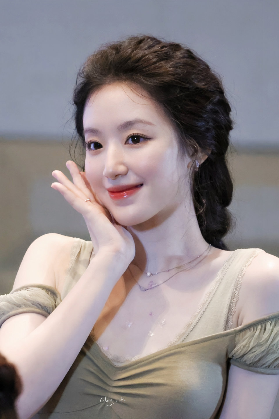 Latest photo of Shuhua (i-dle)