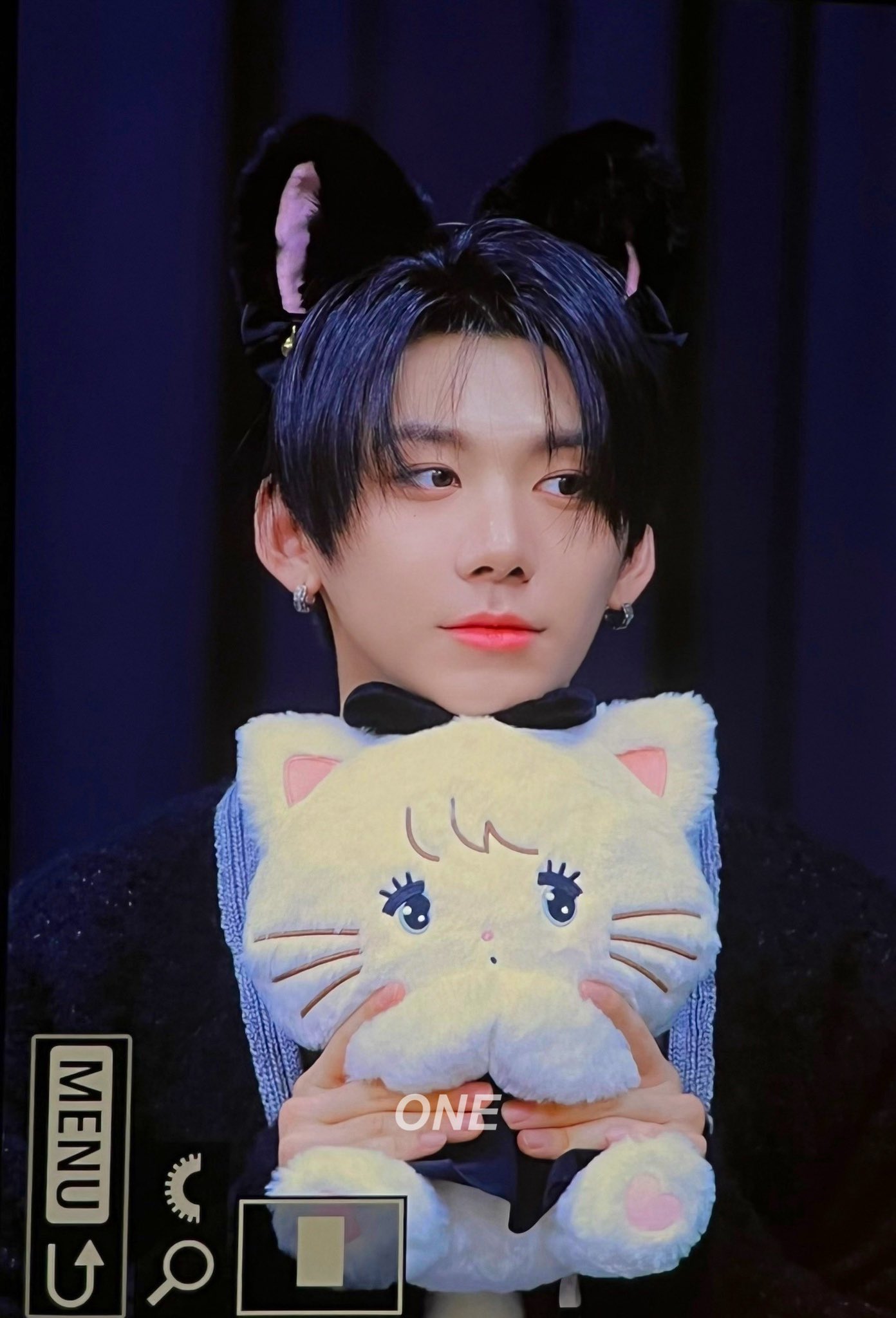 Behind-the-scenes cut of Park Han (AHOF)