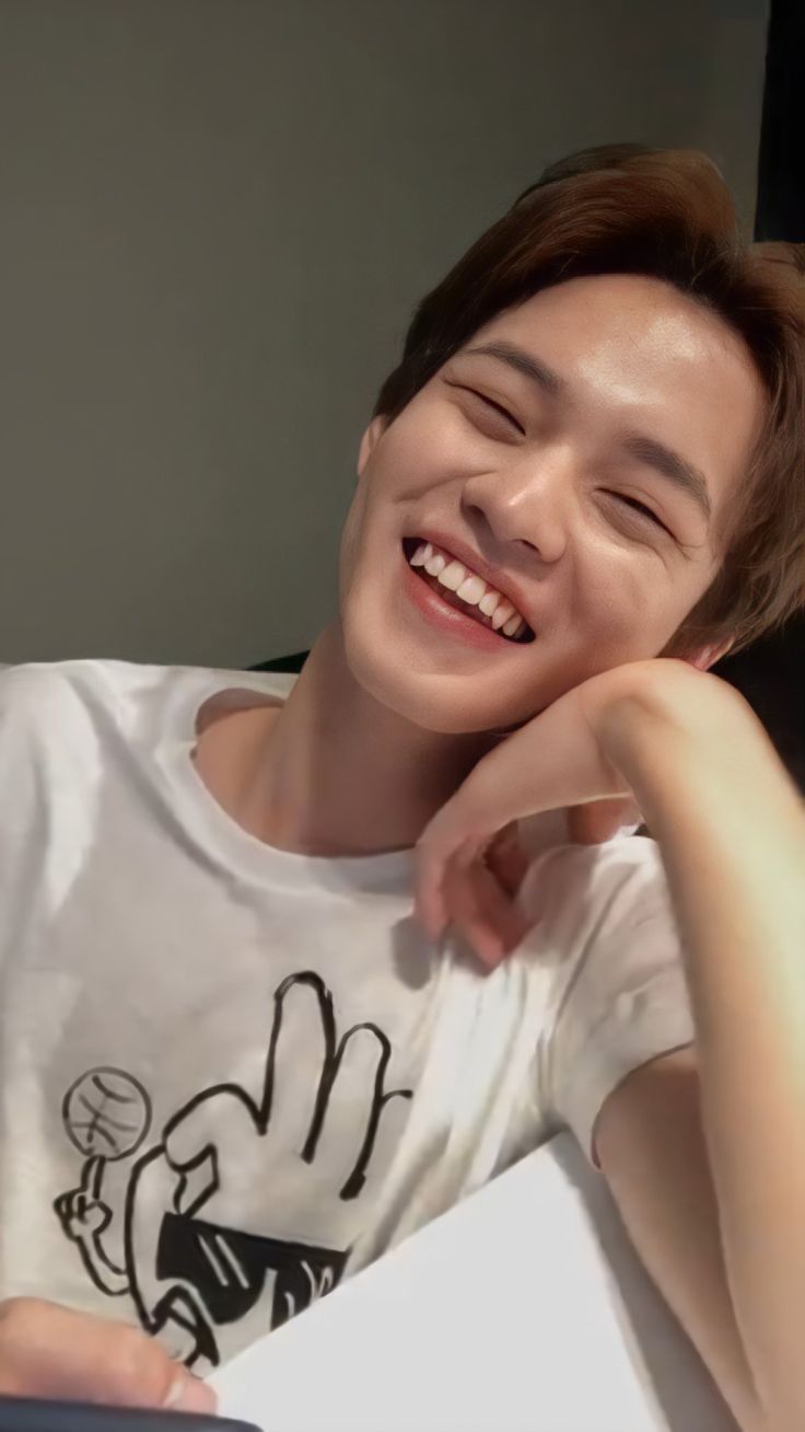 A heartfelt wallpaper shared by Chenle (NCT DREAM)'s fans