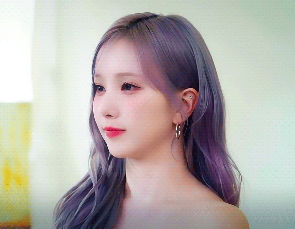 A moment captured by Eunha (GFRIEND, VIVIZ)'s fan