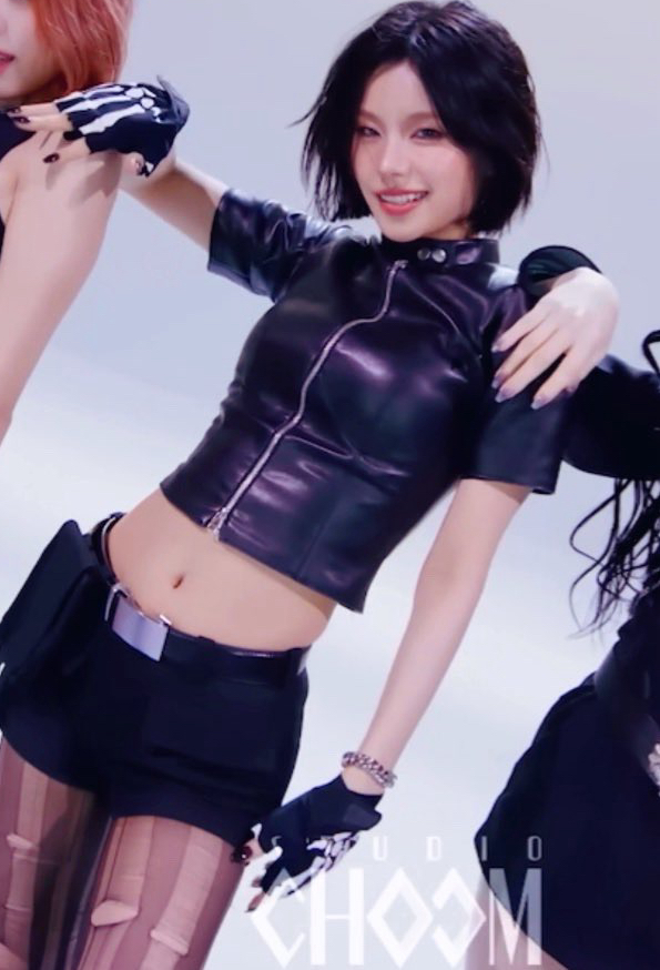 Behind-the-scenes cut of Yeji (ITZY)
