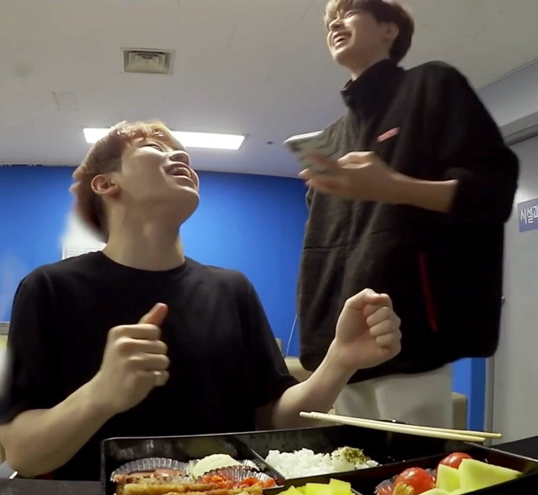 A moment captured by Woozi (SEVENTEEN)'s fan