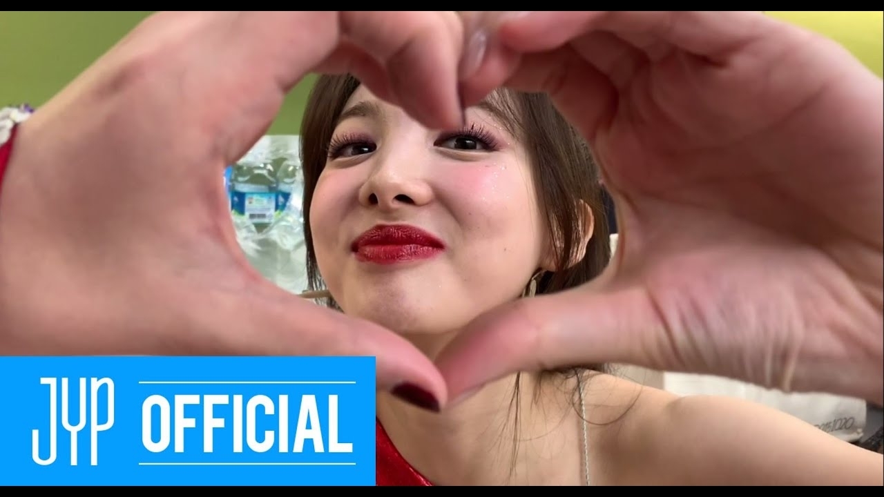 Momen yang diabadikan oleh penggemar Momo (TWICE)