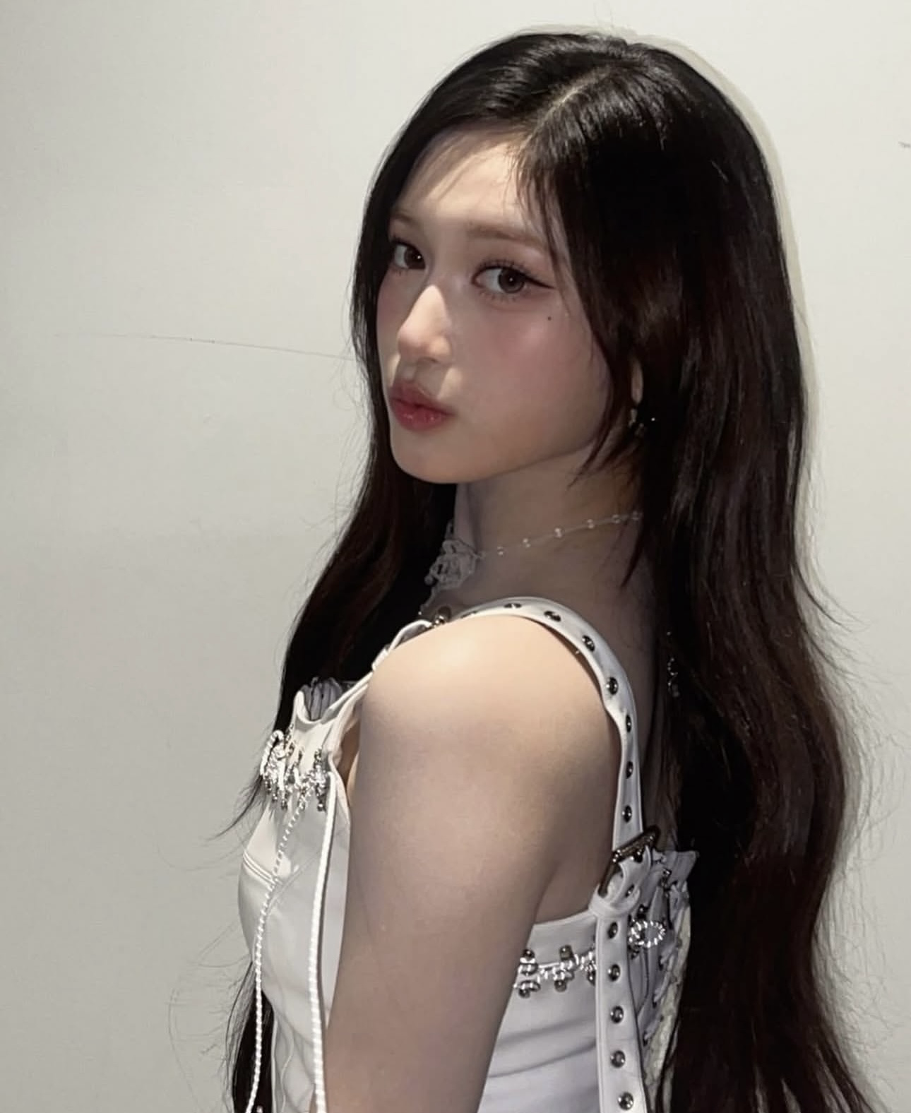 Recent activity shot of Leeseo (IVE)