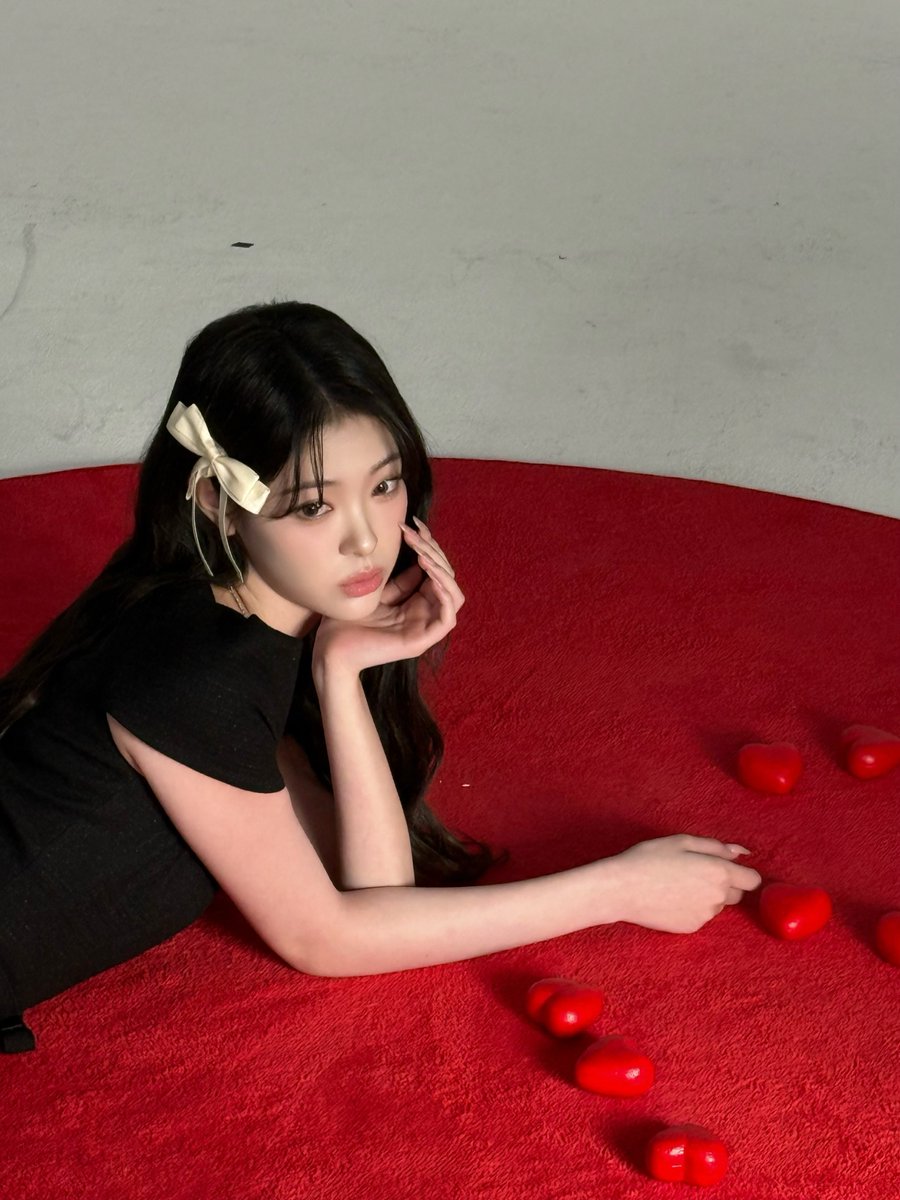 Latest photo of tripleS