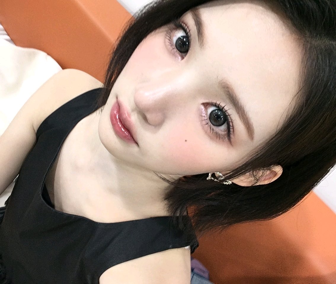 Behind-the-scenes cut of Jiwoo (Hearts2Hearts)