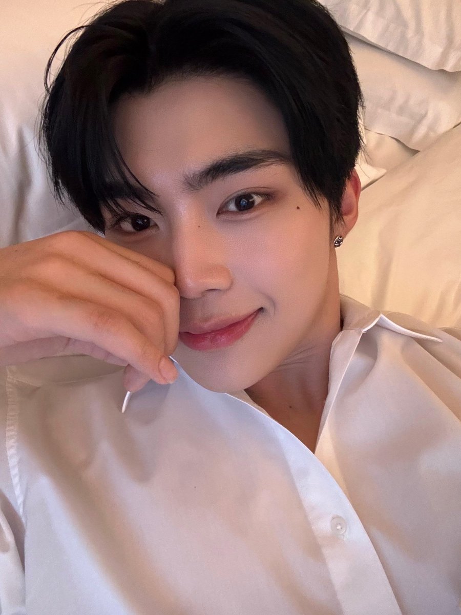 Recent activity shot of Park Gunwook (ZEROBASEONE)