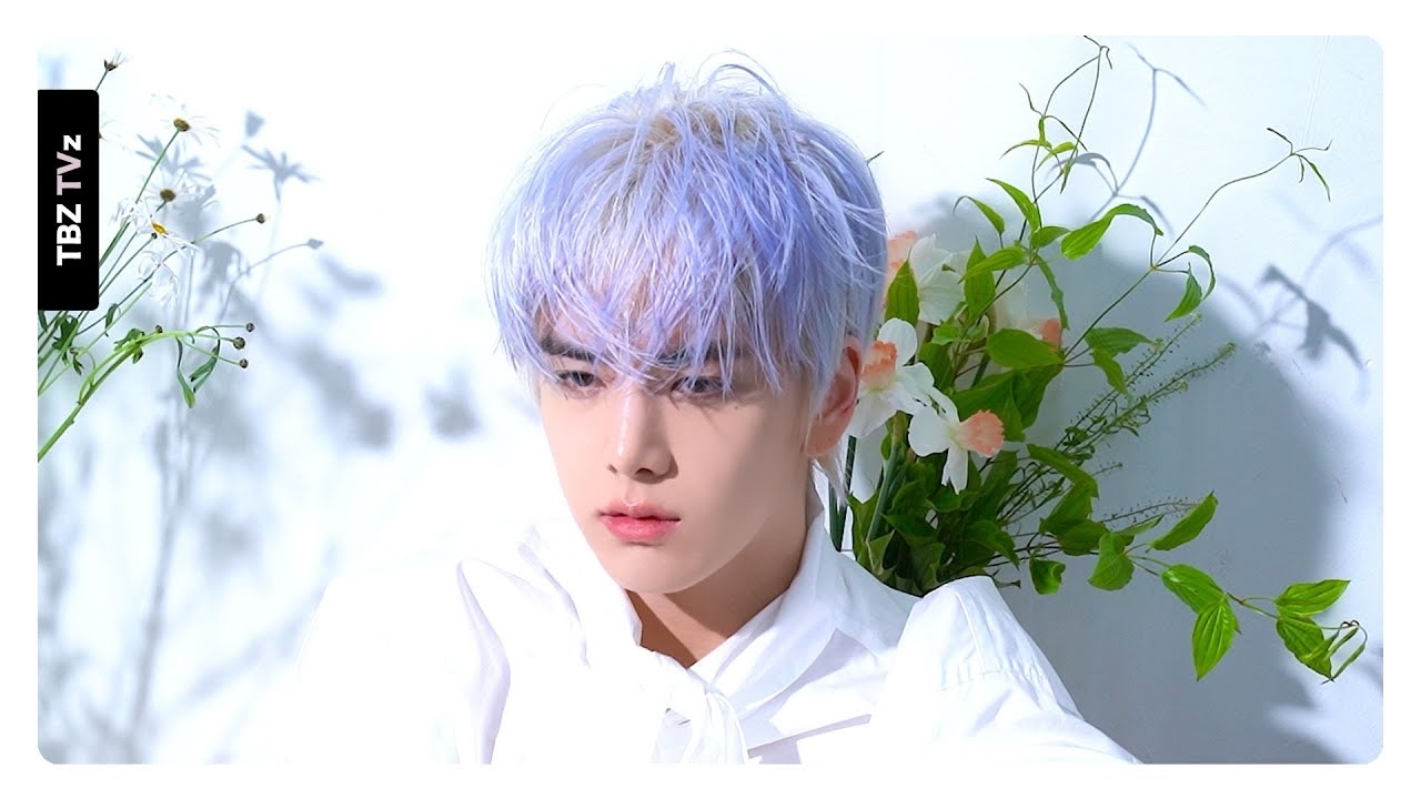 A moment captured by Younghoon (THE BOYZ)'s fan