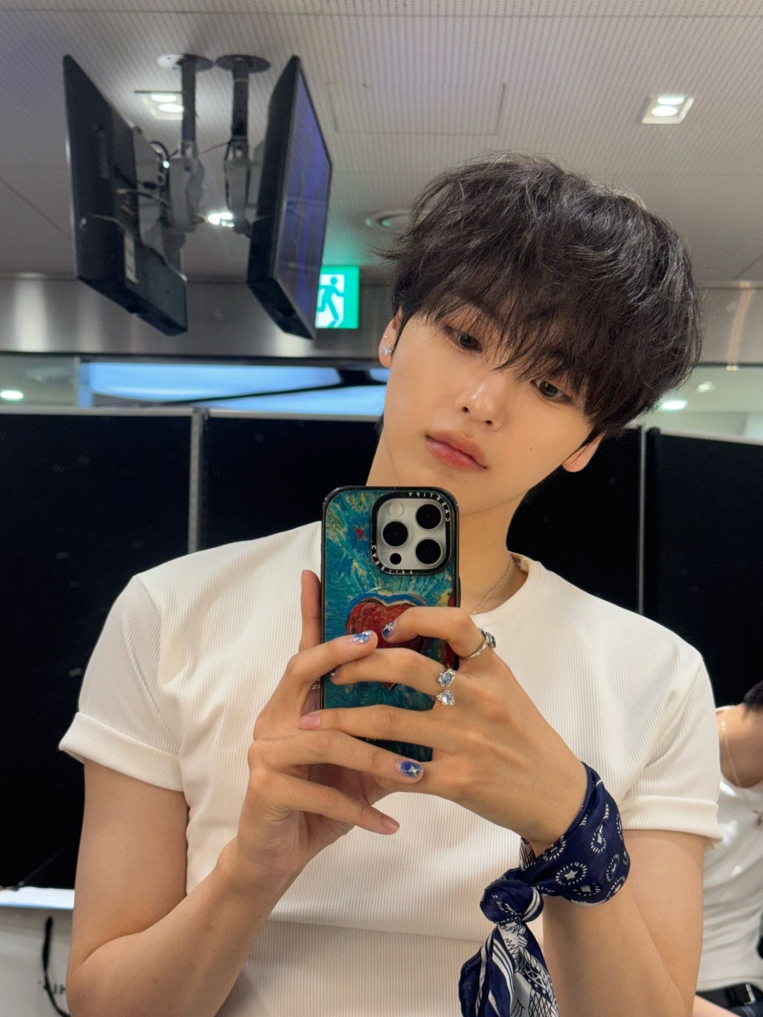 Latest photo of Hyeongjun (CRAVITY)