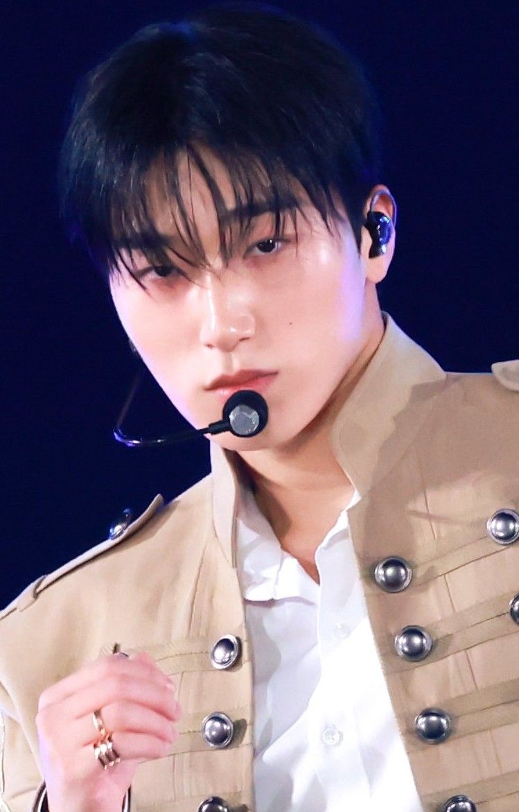 A moment captured by San (ATEEZ)'s fan