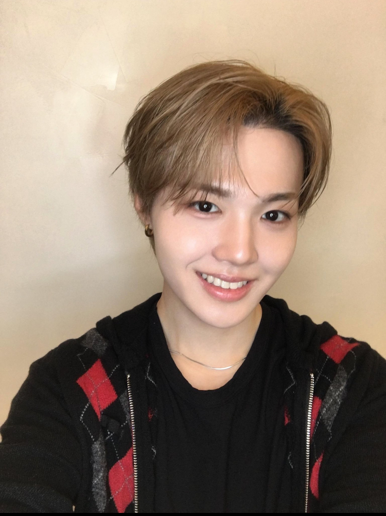Latest photo of Doyoung (TREASURE)