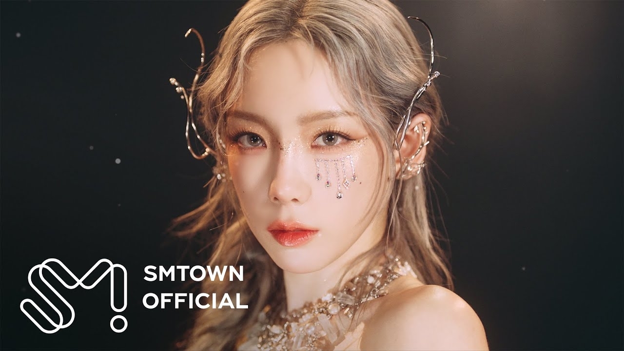 Behind-the-scenes cut of Taeyeon (Girls' Generation)