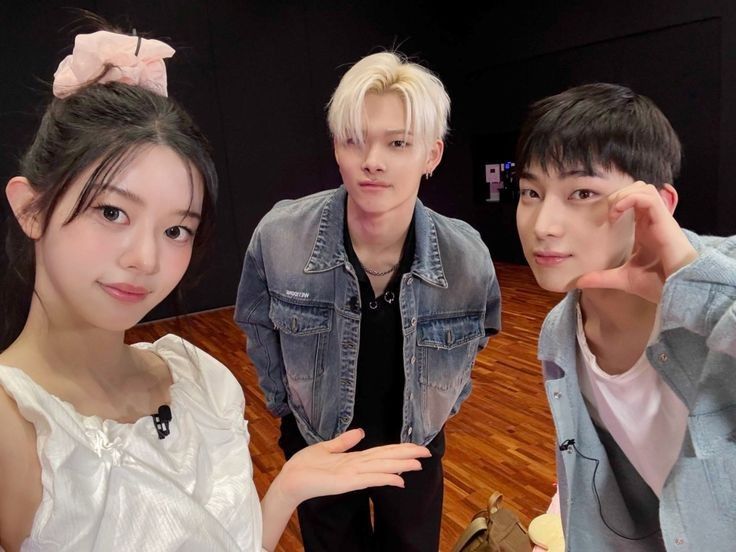 Behind-the-scenes cut of Minju (ILLIT)
