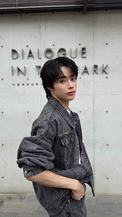 Fan-made special wallpaper for Hanbin (TEMPEST)