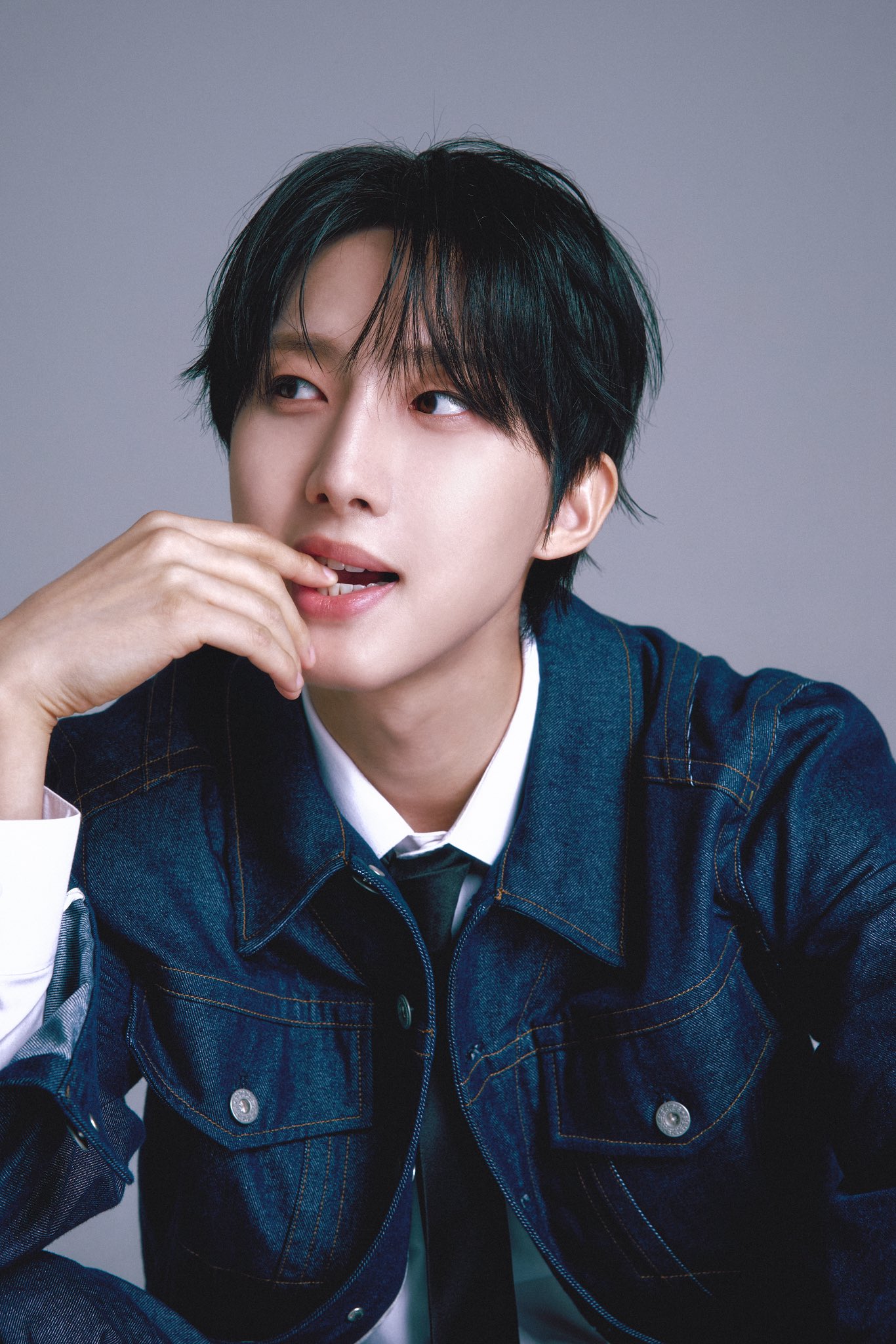 Recent activity shot of Hui (PENTAGON)