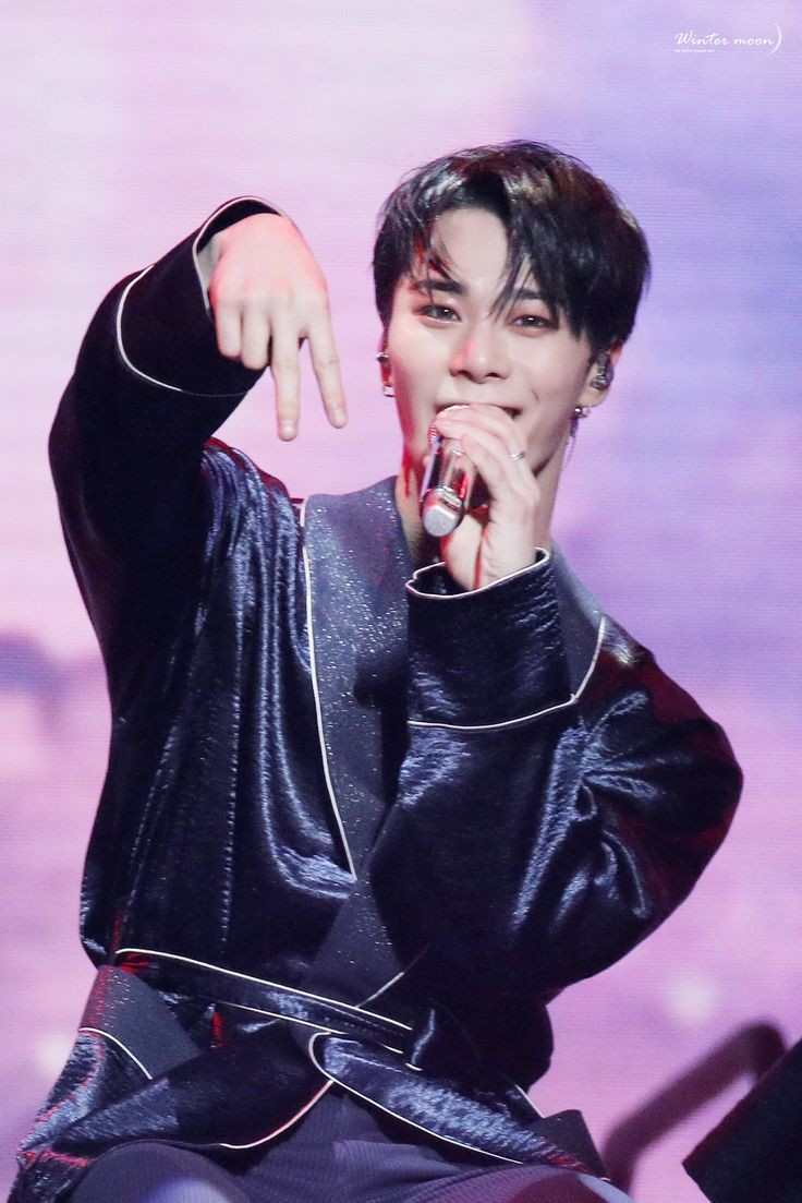 A moment captured by Moonbin (ASTRO)'s fan