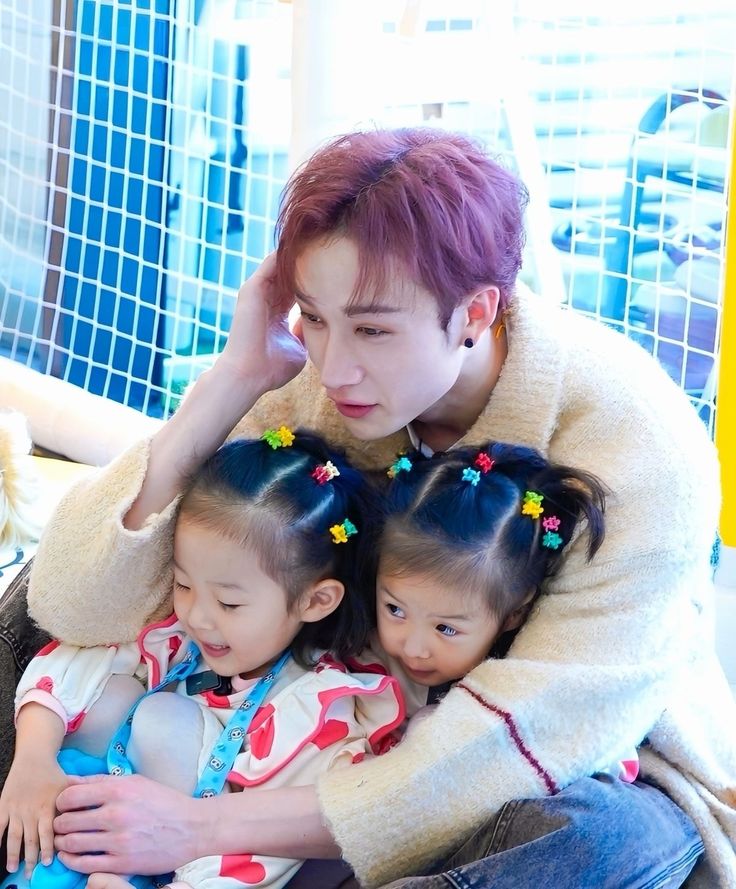 Behind-the-scenes cut of Stray Kids